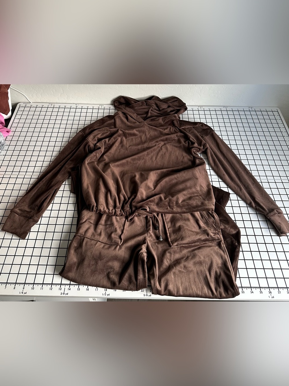 Cable & Gauge Studio Velour Pullover Hoodie and Jogger Set